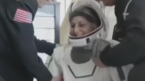 Sunita Williams set foot on Earth after nine months straight | NASA | SpaceX | Dragon Spacecraft