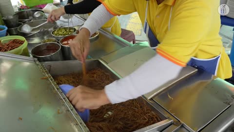 Noodles Master ! $0,4 Fried Noodles in Penang - Malaysia Street Food