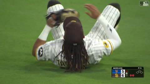Fernando Tatis Jr. le quitó un imparable a su compatriota