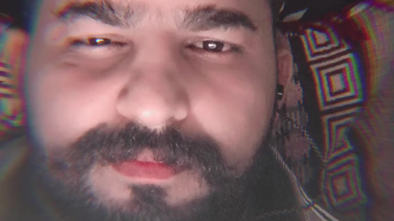 Abad Rahe muskraht meri