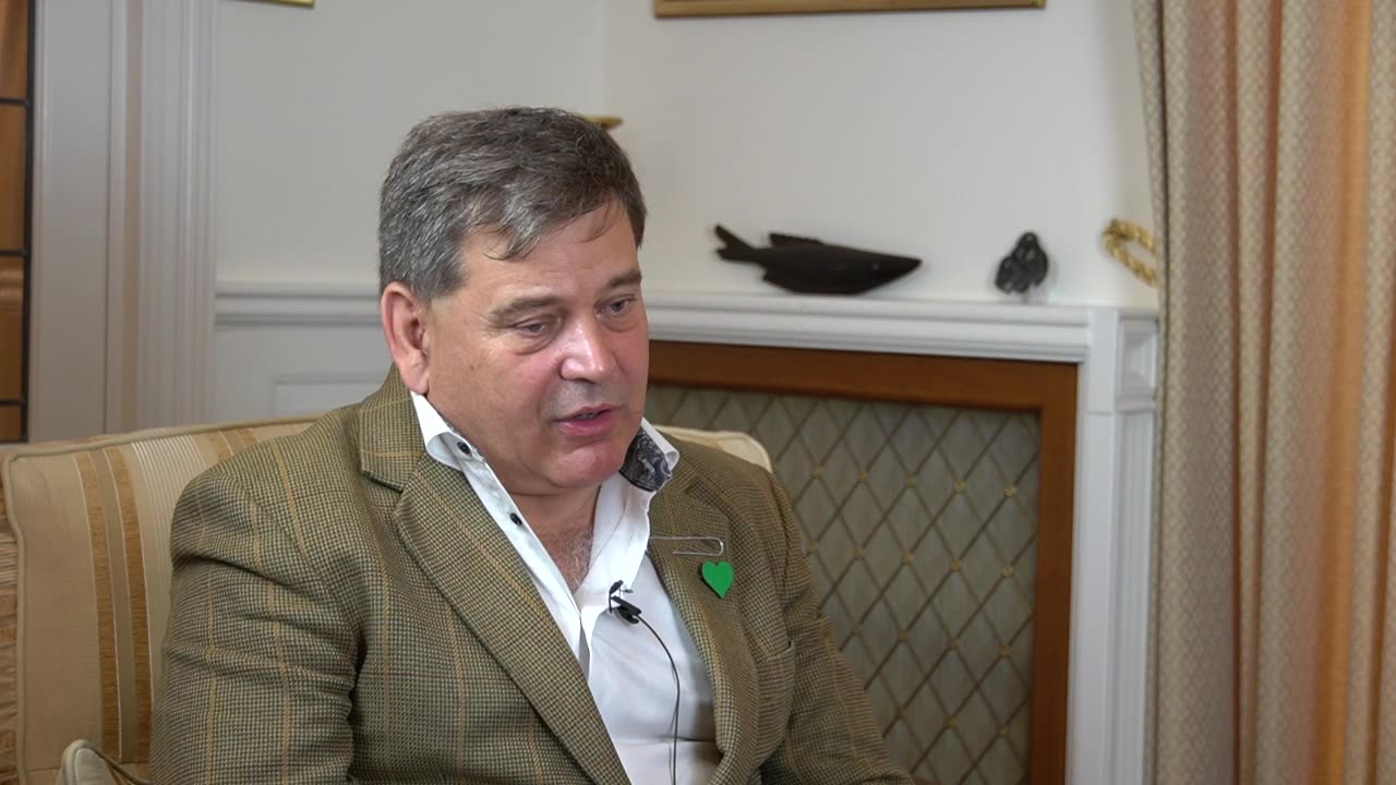Andrew Bridgen talks with Patrick Henningsen