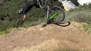 Off road biking fail 😲