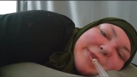 Foodie Beauty Talks About Her Boil And Shows Us Her Bedroom , No Sign Of Salah
