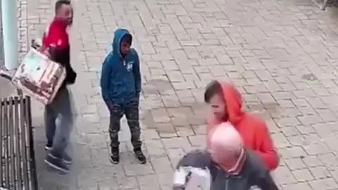 Arab Migranta Rob Elderly European Native