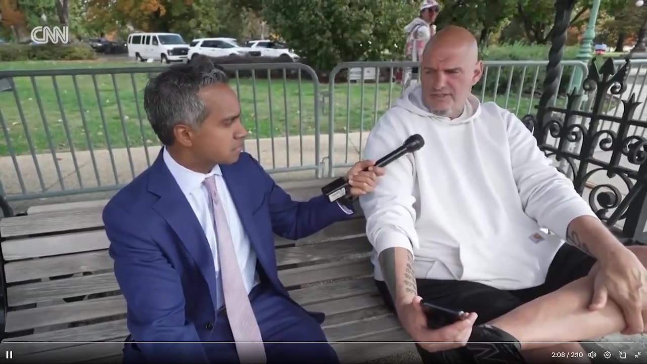 🚨 Thượng nghị sĩ Dân chủ Fetterman vừa vạch trần Chuck Schumer vì đã buộc người Mỹ phải chịu đói.