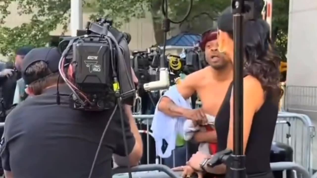 Shocking Confrontation Outside Diddy Trial: Reporter vs. Outburst