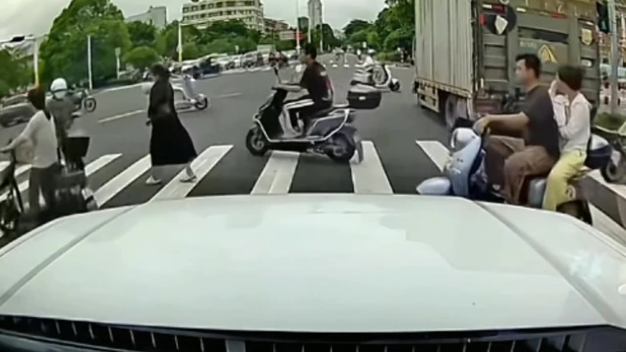 Car Crash Compilation | خطرناک گاڑیوں کے ایکسیڈنٹس دیکھیں!"