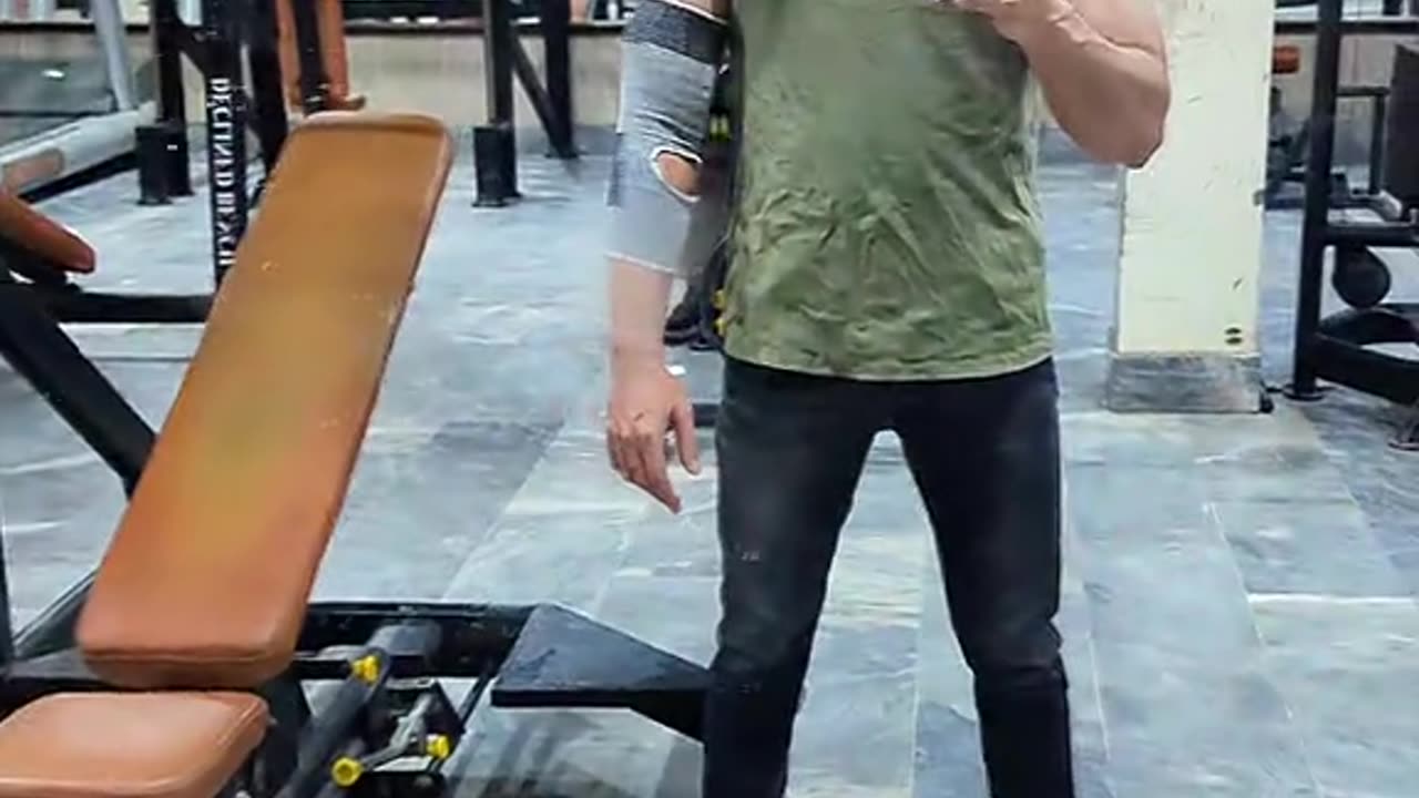 🤬🏴 #creatorsearchinsights #tiktok #viralvideo #foryouu #capcut #motivation #ekmotahathighumechala