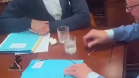 #COMPLETAMENTE FATTI, E CON IL CUCCHIAINO A PORTATA DI MANO?!... - “QUESTI SAREBBERO I 🛑LEADERS DELL'EUROPA, CHE DECIDONO IL NOSTRO DESTINO!!” ==== /|SIETE SOLO MARIONETTE... NON METTETECI ALLE STRETTE!!🤡👿🤡|\ ====