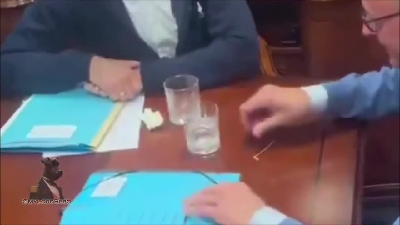 #COMPLETAMENTE FATTI, E CON IL CUCCHIAINO A PORTATA DI MANO?!... - “QUESTI SAREBBERO I 🛑LEADERS DELL'EUROPA, CHE DECIDONO IL NOSTRO DESTINO!!” ==== /|SIETE SOLO MARIONETTE... NON METTETECI ALLE STRETTE!!🤡👿🤡|\ ====