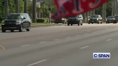 JUST IN: Trump arrives at his club in West Palm Beach
