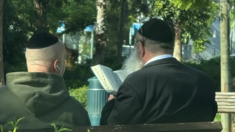 The Gospel Before a Chief Rabbi in a Synagogue - Messianic Rabbi Zev Porat Preaches