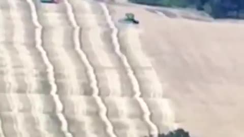 🎥🌾 Ukraine Russia War | Drone Watches Ukrainian Farmers Near Frontline in Siversk, Donetsk Ob… | RCF
