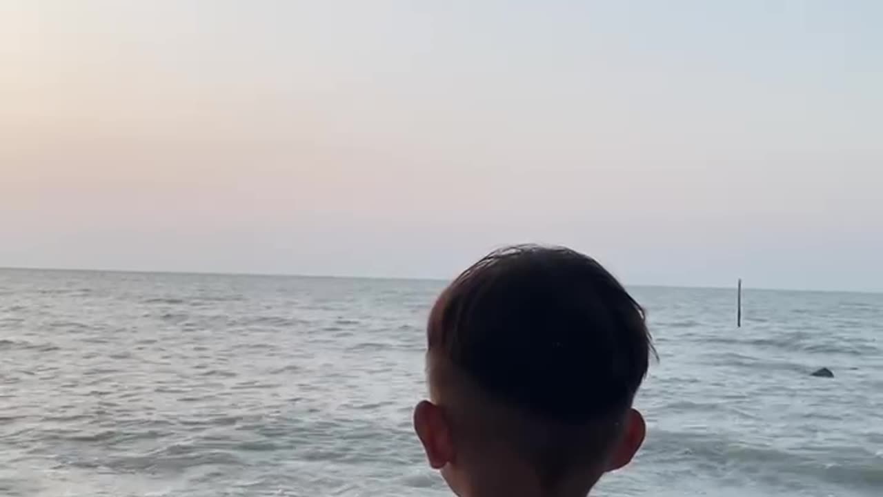 🌊 Watching the Waves | Relaxing Ocean Vlog ✨☀️