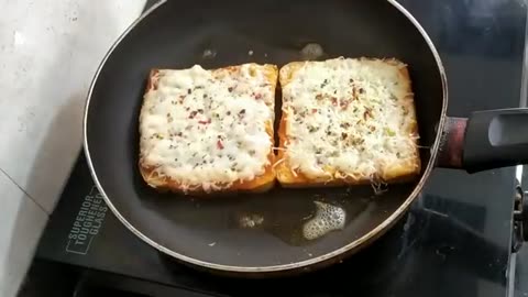 Bread Pizza