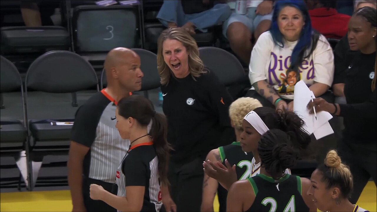 🫢 TECH, Coach Reeve STEPS ON COURT to SCREAM in ref's FACE | Los Angeles Sparks WNBA basketball LA