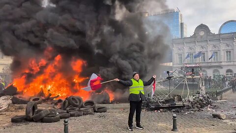 Agricultores encienden una hoguera y sube la tensión en Bruselas