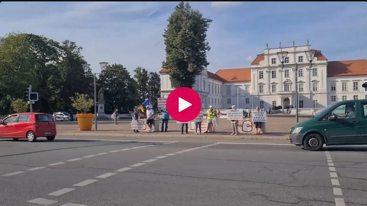 01.09.2025 - Schilderdemo am Schloßplatz in Oranienburg