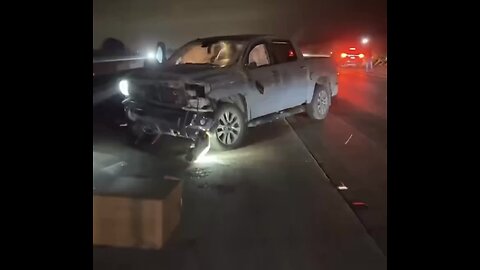 DELUSIONAL DRIVER🛣️🚧👨‍🎤🛻🚘📸IN SINGLE VEHICLE ACCIDENT ON BUSY FREEWAY🚧🛻🚘💫