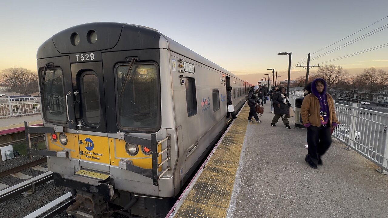 MTA Long Island Rail Road: Long Beach Bound M7 Local Train @ Locust Manor