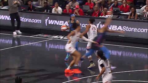 👀 FLAGRANT, Satou Sabally SHOVES Bri Jones after getting screened by her | WNBA women's basketball