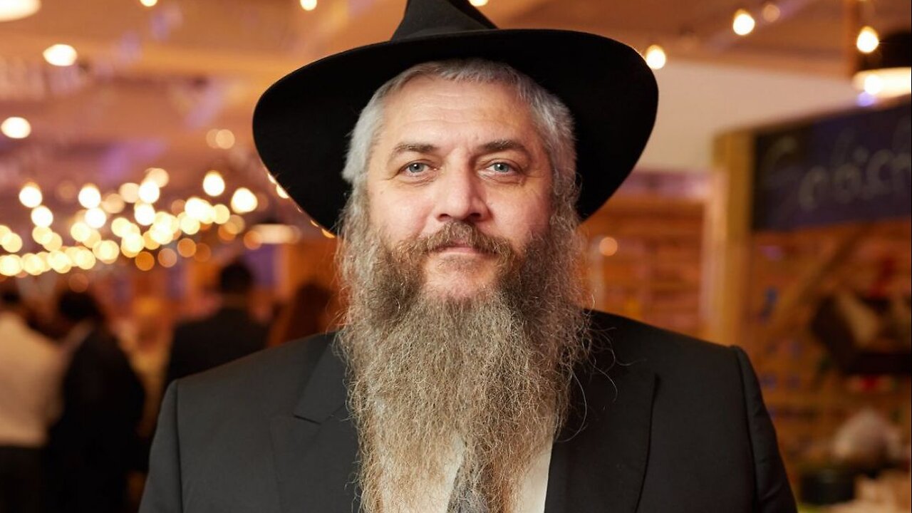 Chief Rabbi of Ukraine Makes Appeal to Trump With Song