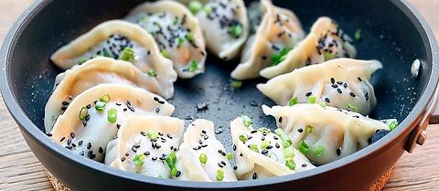 “Crispy Bottom, Juicy Inside 🥟 | Authentic Chinese Guotie Recipe You’ll Crave Every Time!”