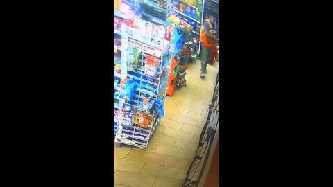 Customer Refuses to Remove Item, Sparks Theft Incident 🛒💥 #crime #theft #viral #japd