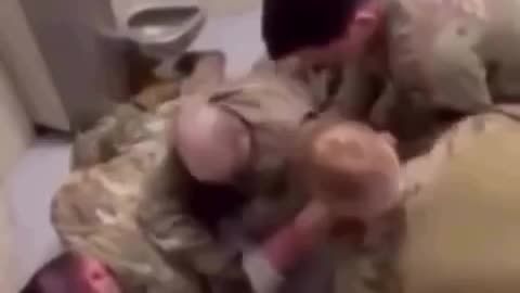 Für alle, die jetzt große Töne spucken, "mich impft keiner". Soldat - Impfzwang 🤔