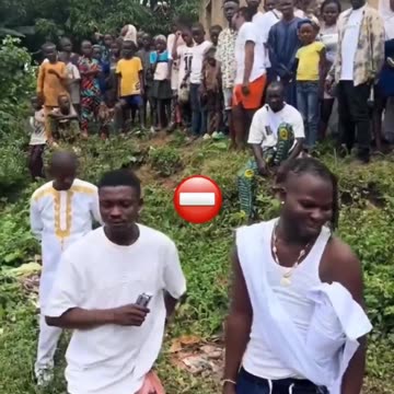 The water doesn't look very clean to immerse a newborn in.