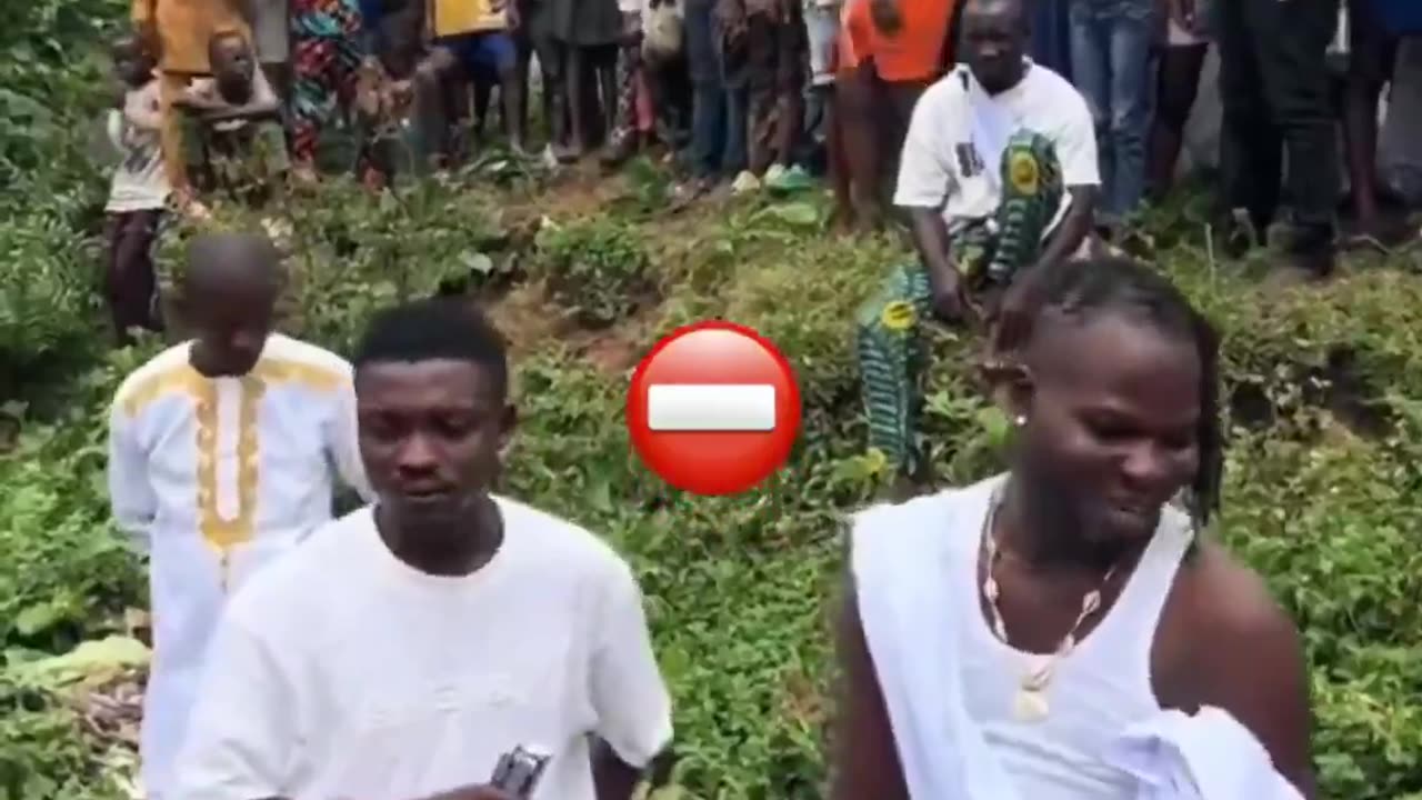 The water doesn't look very clean to immerse a newborn in.