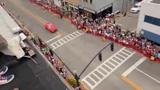 🚨Watch thousands of people gather around as A replica of the General Lee jumped over a fountain