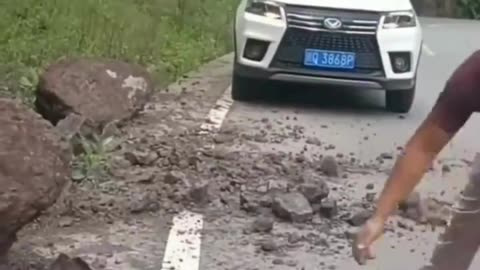 Clearing the Way After a Rockfall 💪🚗