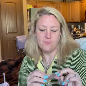 Let's Checkmate pendant unboxing