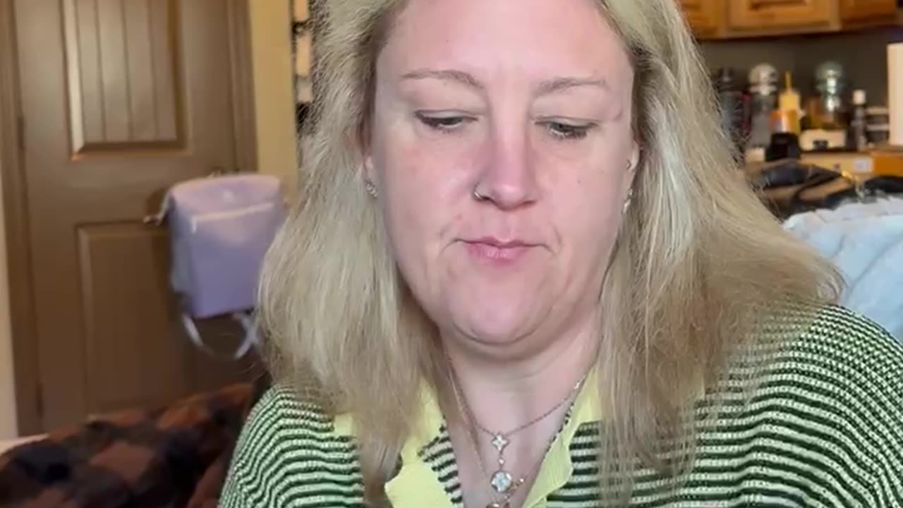Let's Checkmate pendant unboxing