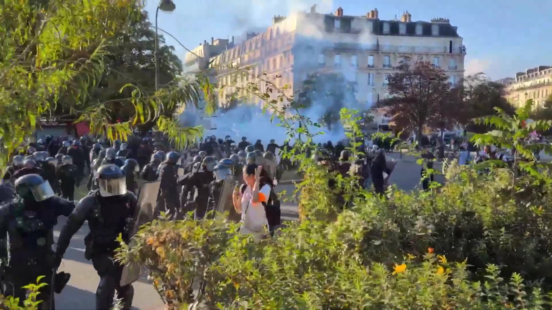 PARIS: French Police ARREST 309 After Violent Nationwide Protests