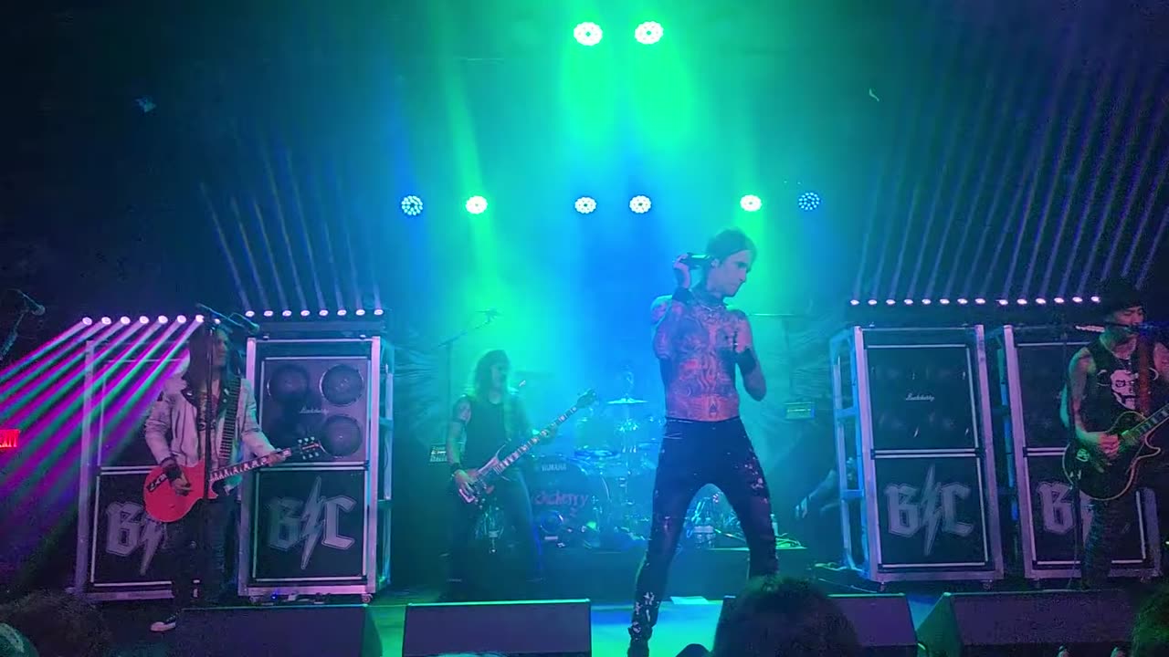 Buckcherry ( live)