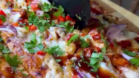 BBQ Chicken Flatbread | Easy, Cheesy & Ready in Minutes!