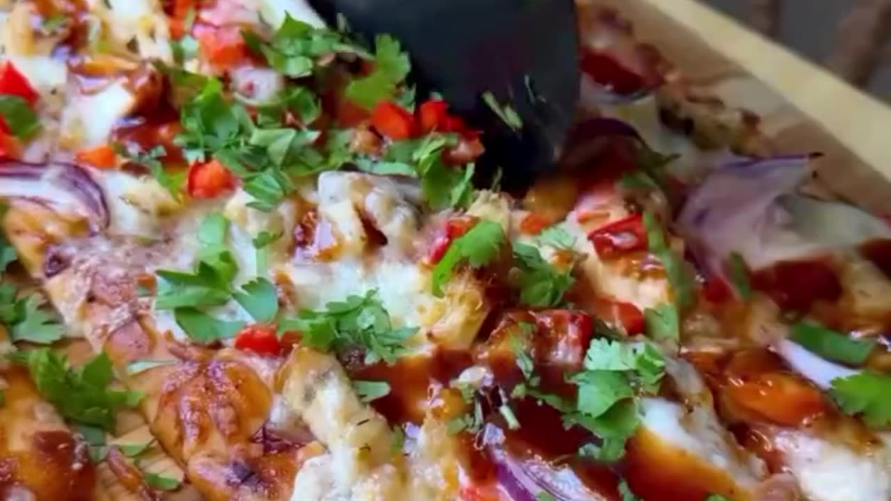 BBQ Chicken Flatbread | Easy, Cheesy & Ready in Minutes!