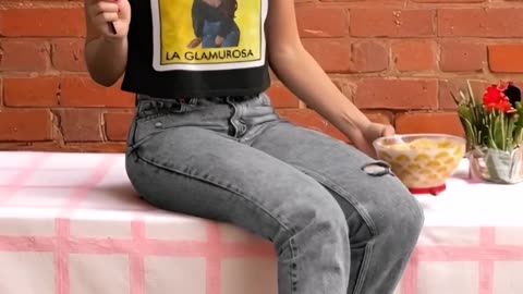¿Ya viste la camiseta más cool del verano? ¡Esta te hará destacar! #moda #estilo