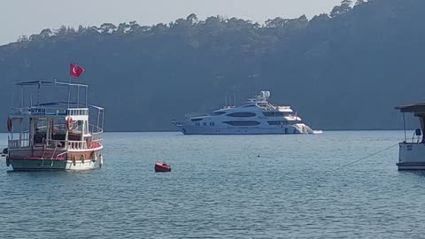 کشتی بسیار زیبا در سواحل انتالیا