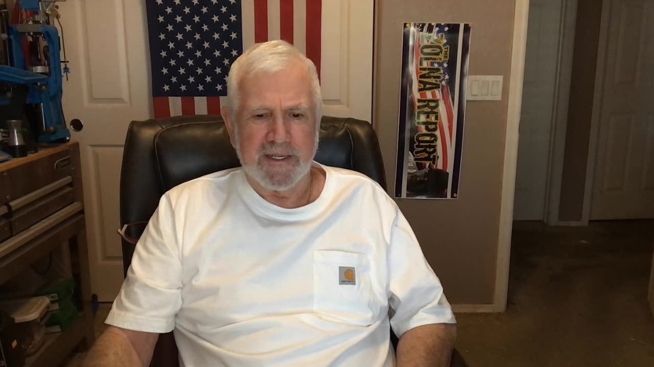 Donald Trump's Lock Screen Is A Picture Of Himself, Pointing His Finger!