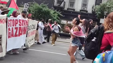 En Nueva York demandan que Israel-USA paren de matar de hambre a Gaza.