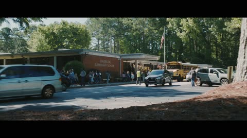 Weapons Official Trailer