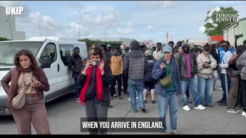 British patriot @NickTenconi confronts illegal migrants in Calais!
