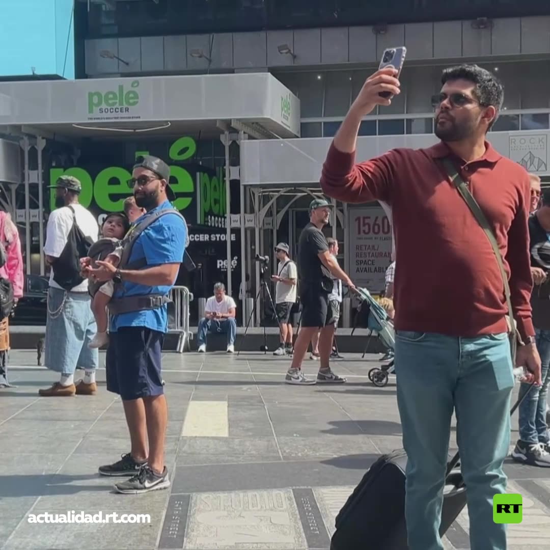 Publicidad del concurso musical Intervision 2025 aparece en Times Square