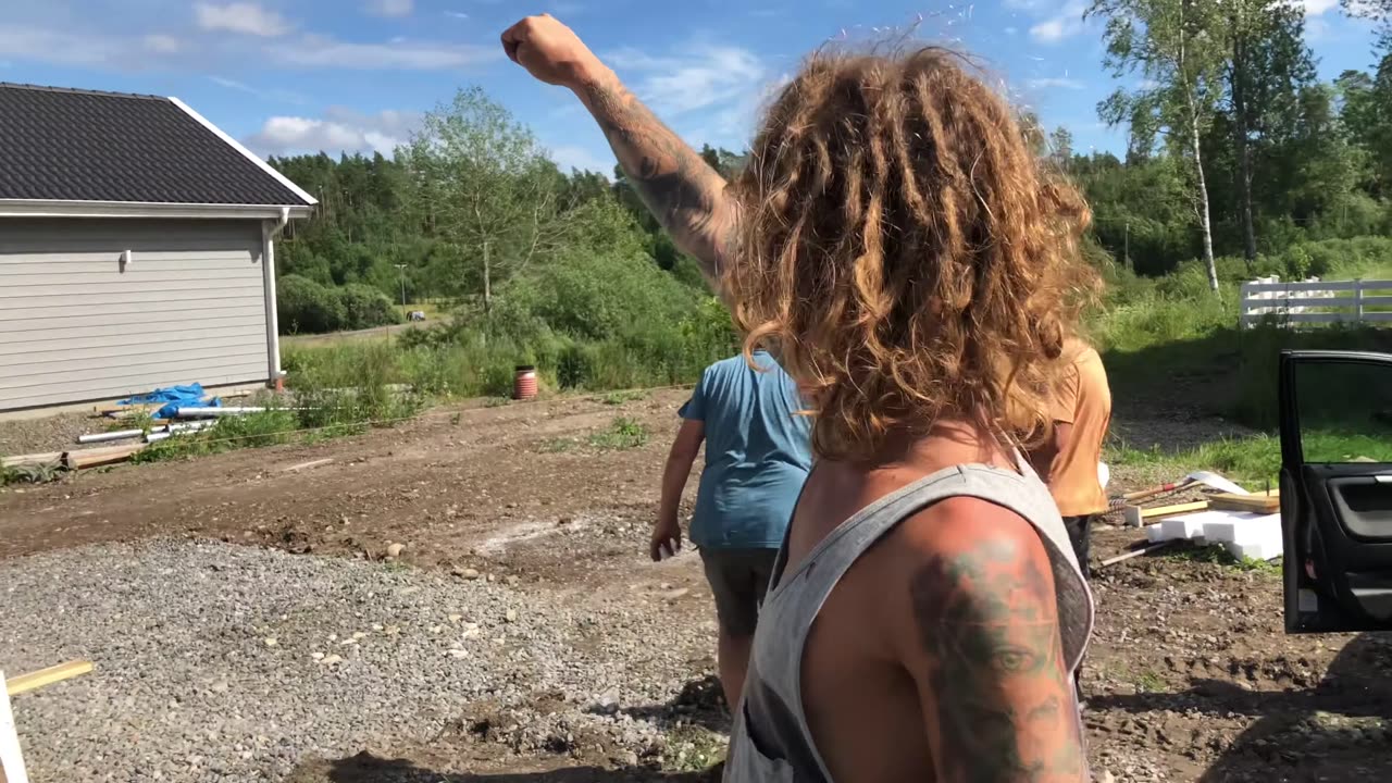 Building our cabin!!! Part 1 🏡