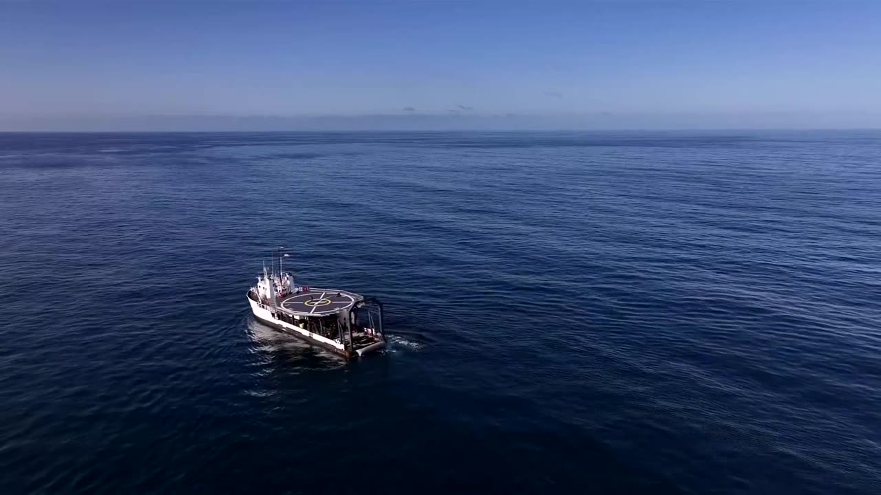 SpaceX Recovery vessel Shannon in the Pacific Ocean waiting for Dragon to splash