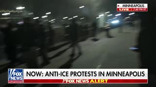 Rioters are TEARING DOWN Federal PROPERTY… trying to BREAK IN