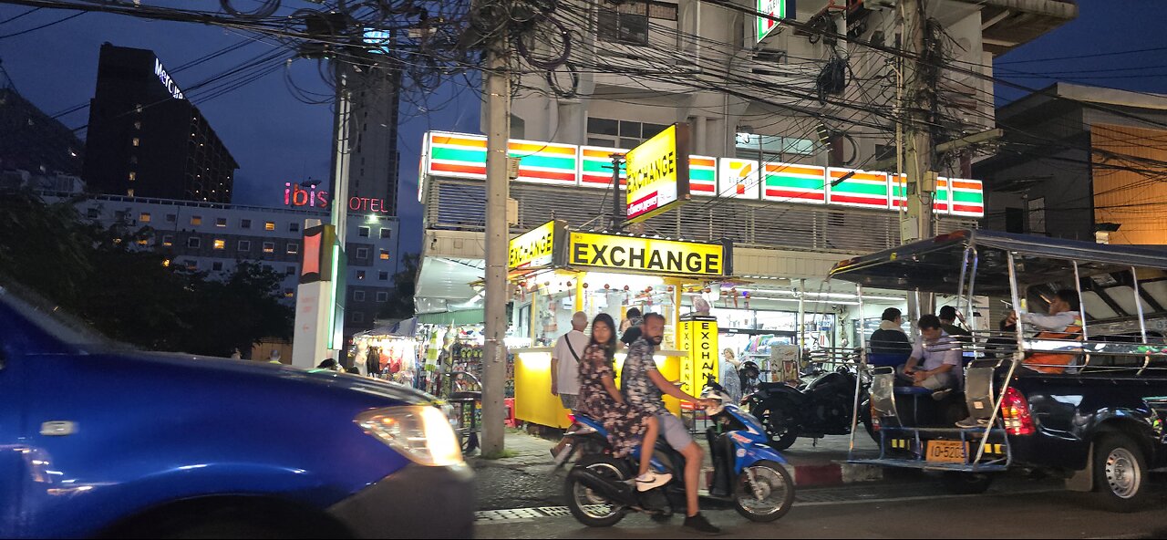 7-11 has sauce 😎🇹🇭👍